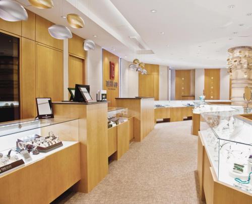 Touch of Gold, Interior