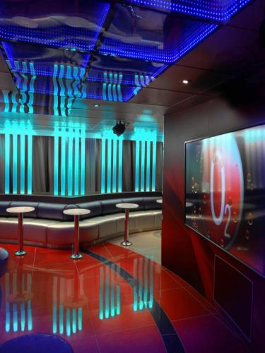 Carnival Freedom Club O₂ Movie Dance Floor
