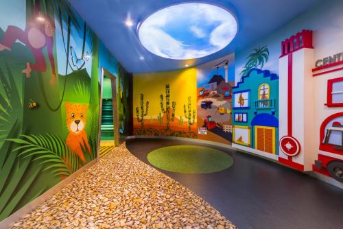 Coral KidZ Club Cancun - 3-5 Play Area