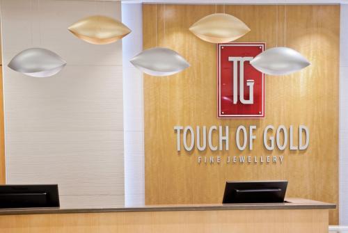 Touch of Gold, Desk